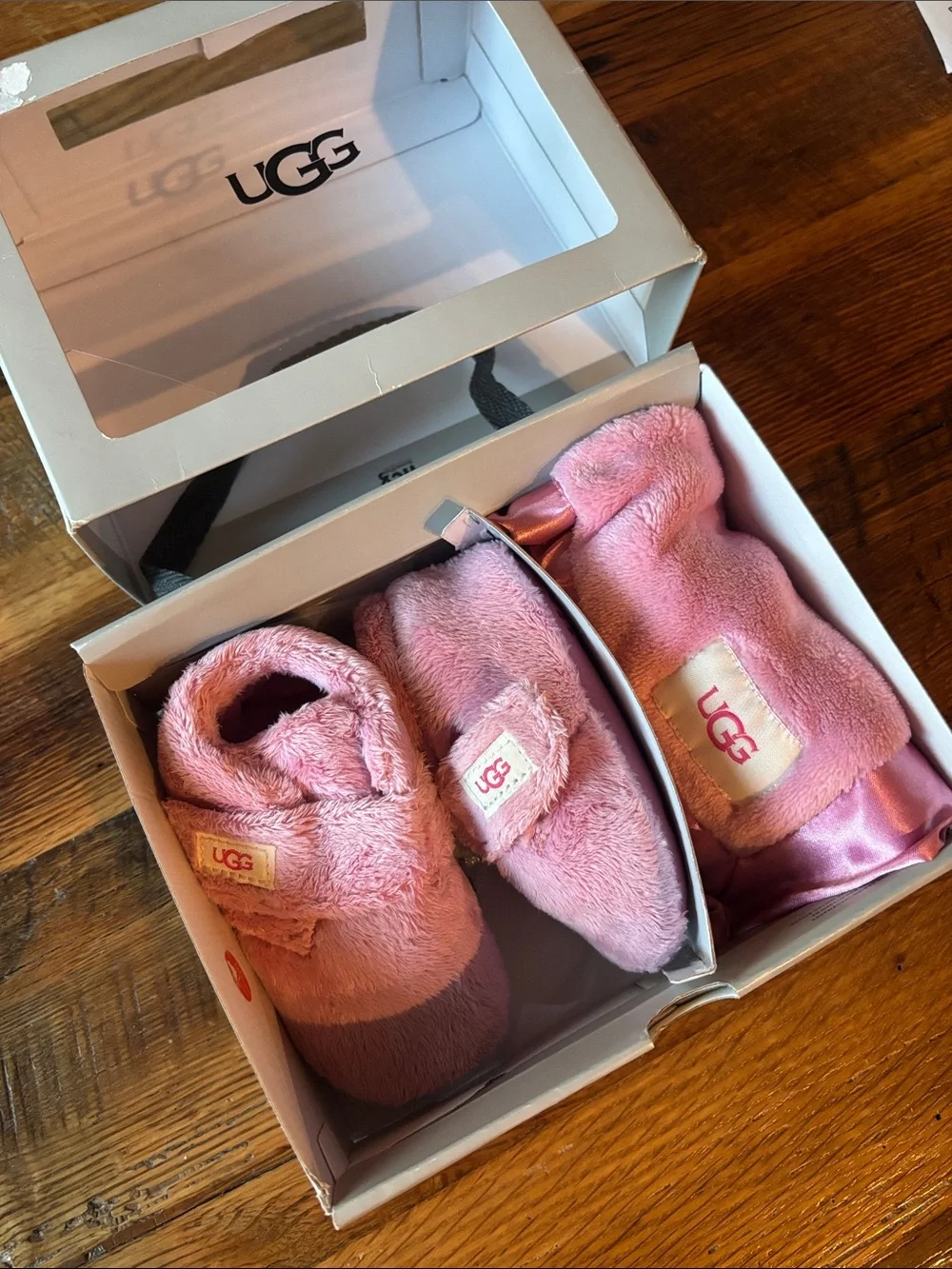 Baby UGG’s 4/5 set shoes and lovey